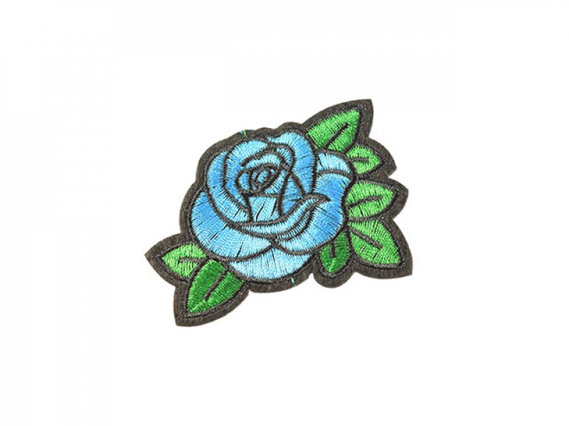 applicatie geborduurde blauwe roos met groene bladeren