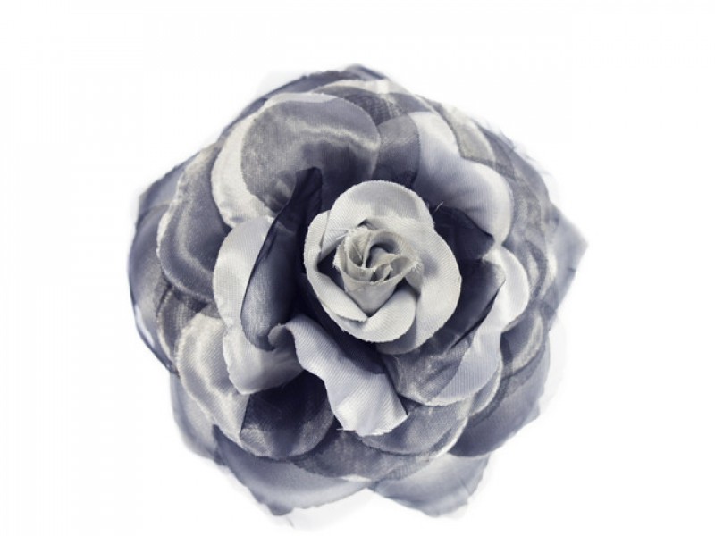 bloem corsage met organza bladeren lichtgrijs zwart