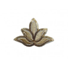 lotus bloem, Yackalasi patch ecru goud