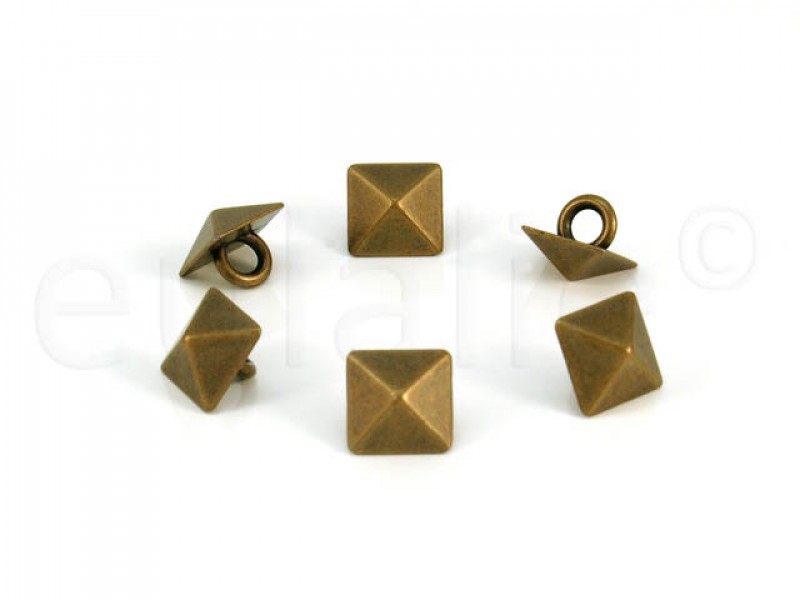 studs knopen pyramide brons